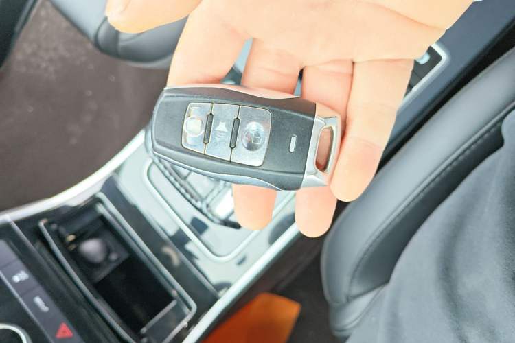 Used Haval H2 2018 Red-Label 1.5T Dual-Clutch Two-Wheel-Drive Elite Model Vehicle Key