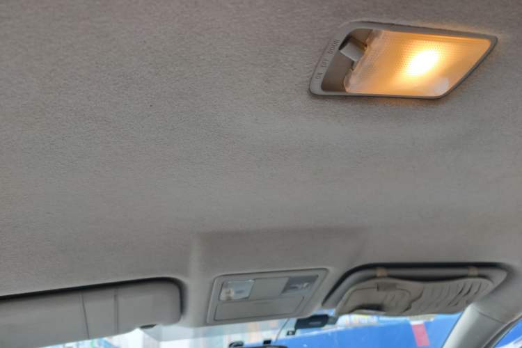 Used Nissan Tiida 2011 1.6L Manual Comfort Edition