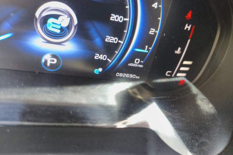 Used Geely Auto Emgrand X7 Sport 2020 1.8TD DCT Two-Wheel Drive Smart Connect 4G-Enabled Version Odometer Close Up