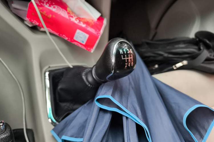 Used FORTHING Lingzhi 2018 M5L 2.0L 7-Seater Comfort Model Gear Lever