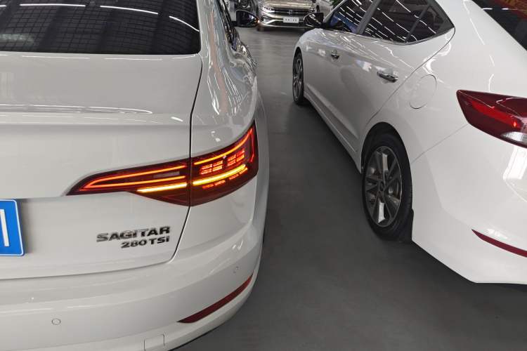 Used Volkswagen Sagitar 2021 280TSI DSG Comfort Connect Edition Right Rear Taillight