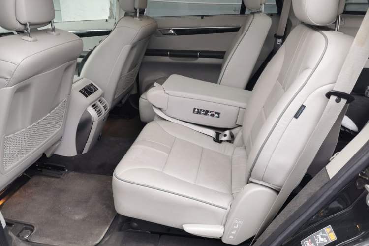 Used Mercedes-Benz R-Class 2017 R 320 4MATIC Business Edition Prestige Model
