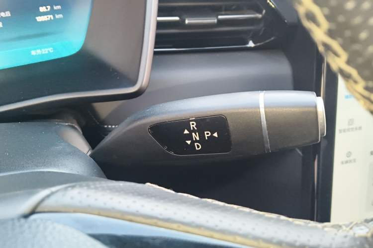 Used XPeng G3 2020 520 Smart Edition Gear Lever