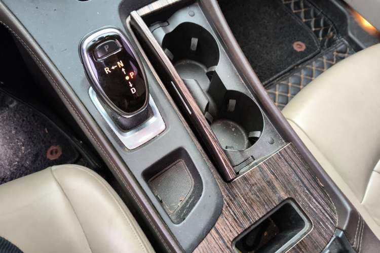 Used Buick LaCrosse 2016 Revised 20T Leading Edition Gear Lever