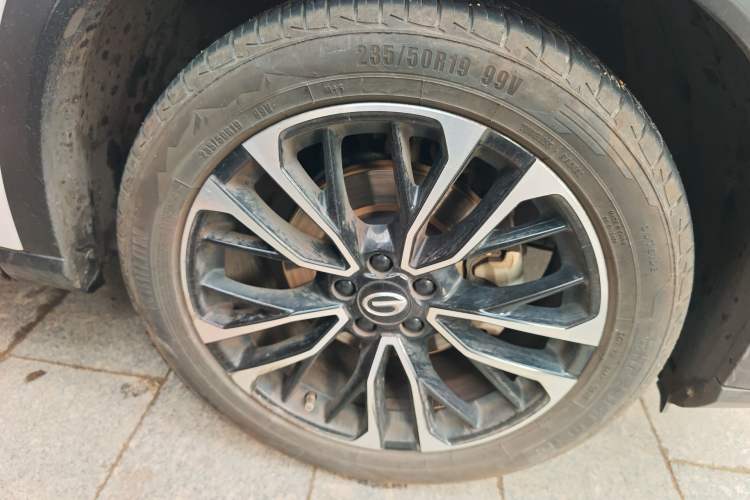 Used GAC Trumpchi GS4 PLUS 2021 270T Automatic Galaxy Edition Right Front Wheel Hub