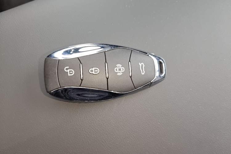 Used Hongqi EH7 2025 640 All-Wheel Drive Smart Selection Edition