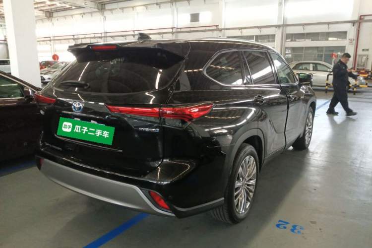 Used Toyota Highlander 2023 2.5L Smart Electric Hybrid Dual-Drive Prestige Version 7 Seats Rear Right 45 Deg