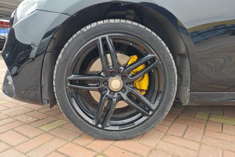 Used Mercedes-Benz E-Class 2017 E 200 Sport 4MATIC Left Front Wheel Hub