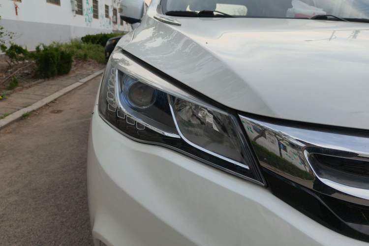 Used Dongfeng Aeolus AX5 2017 1.4T Automatic Qushang Model Right Front Headlight