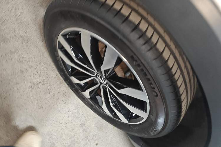 Used Volkswagen Tacqua 2021 280TSI DSG EnjoyPro Smart Connectivity Version