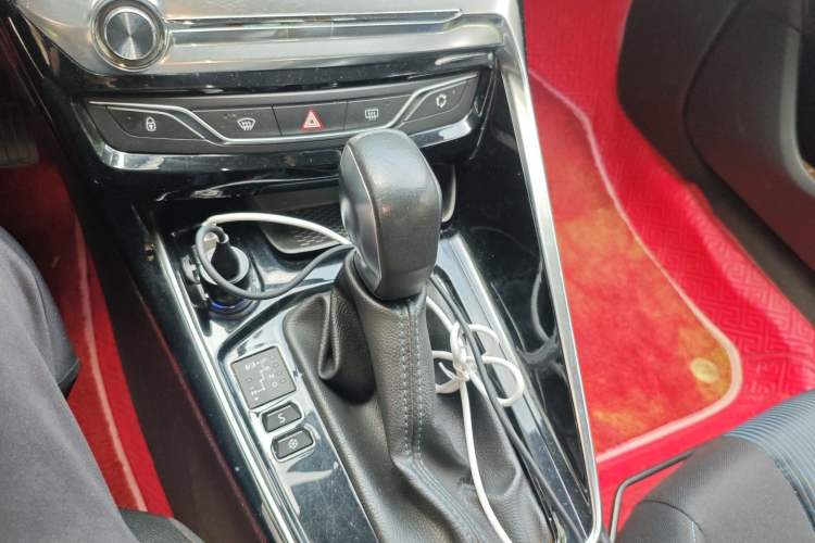 Used Peugeot 308 2019 230THP Automatic Luxury Edition China V Standard Gear Lever