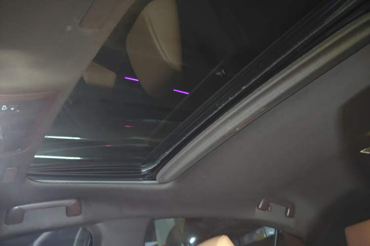 Used Lexus ES 2020 300h Deluxe Edition