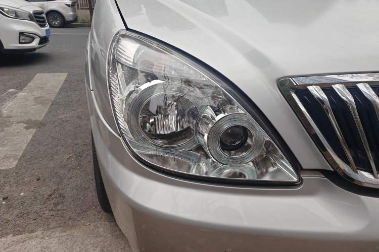 Used Buick GL8 2012 2.4L BASE Comfort Edition