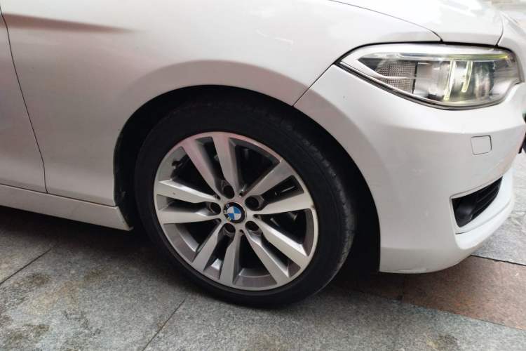 Used BMW 2 Series 2015 220i Convertible Coupe Leading Model
