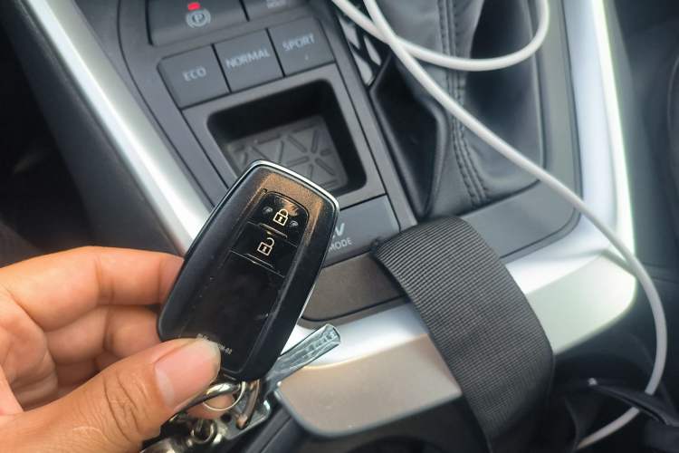 Used Toyota RAV4 Rongfang Plug-in Hybrid 2022 2.5L Two-Wheel Drive Elite Pro