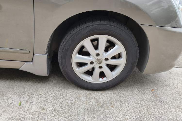 Used Nissan Sylphy 2012 Classic 1.6XE Automatic Comfort Edition Right Front Wheel Hub