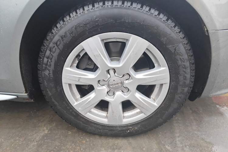 Used Audi A4L 2009 2.0 TFSI Standard Model Right Front Wheel Hub