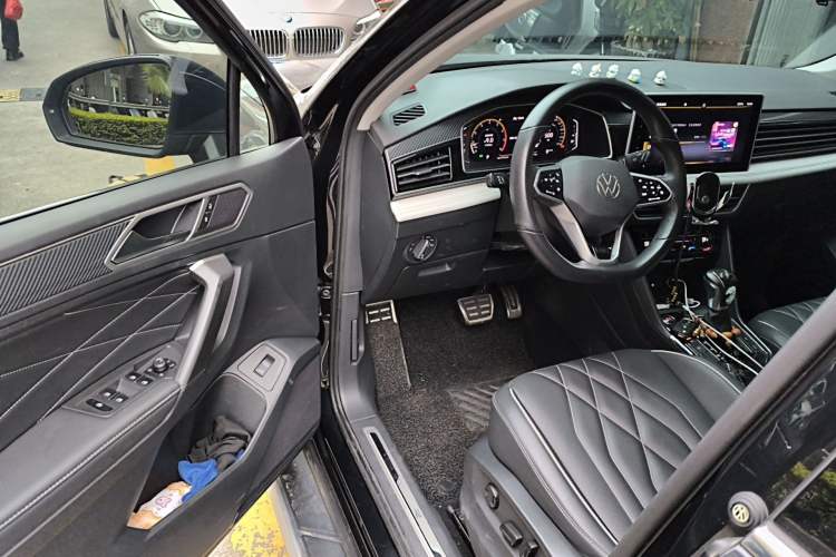 Used Volkswagen Tiguan L 2022 330TSI Automatic Two-Wheel Drive R-Line Enhanced Edition
