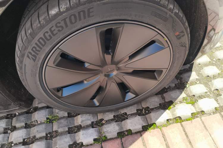 Used Tesla Model 3 2025 Model Revised Rear-Wheel-Drive Version
