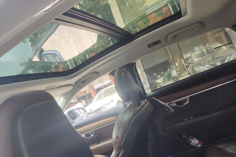 Used Volvo S90 2017 T5 Prestige Edition Headliner