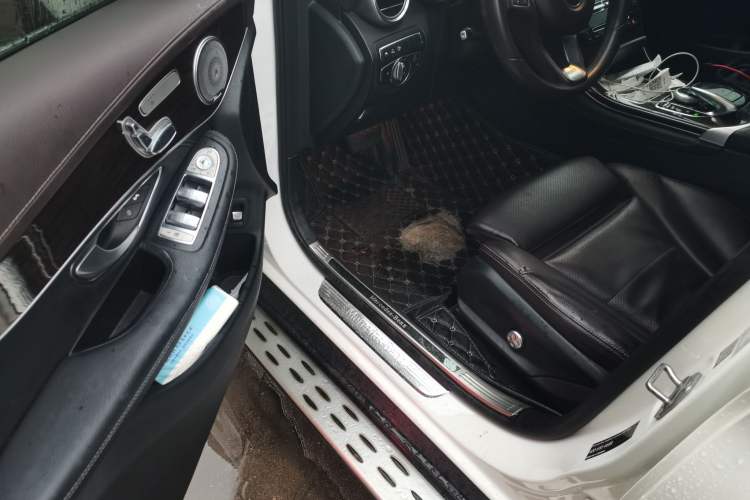 Used Mercedes-Benz GLC 2017 GLC 260 4MATIC Luxury Model
