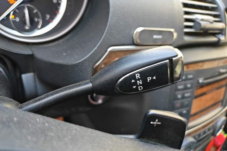 Used Mercedes-Benz R-Class 2011 R 350 L 4MATIC Gear Lever