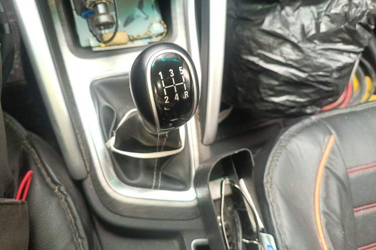 Used Geely Auto Vision X3 2017 1.5L Manual Elite Model Gear Lever