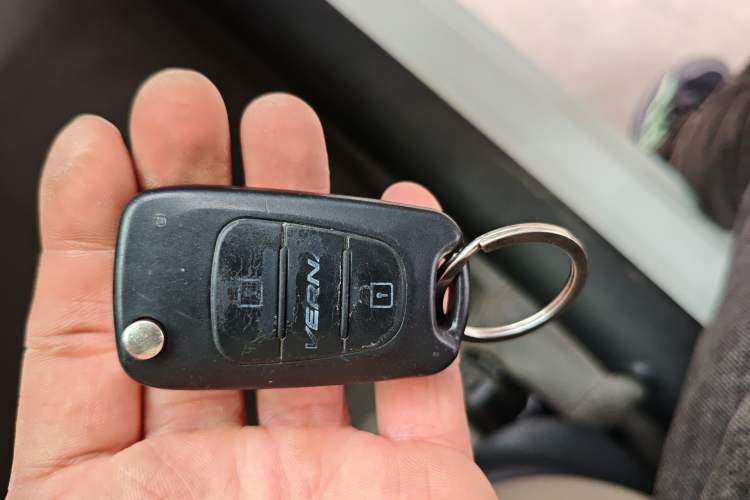 Used Hyundai Verna (older generation) 2014 1.4L Manual Smart GLS Trim Vehicle Key