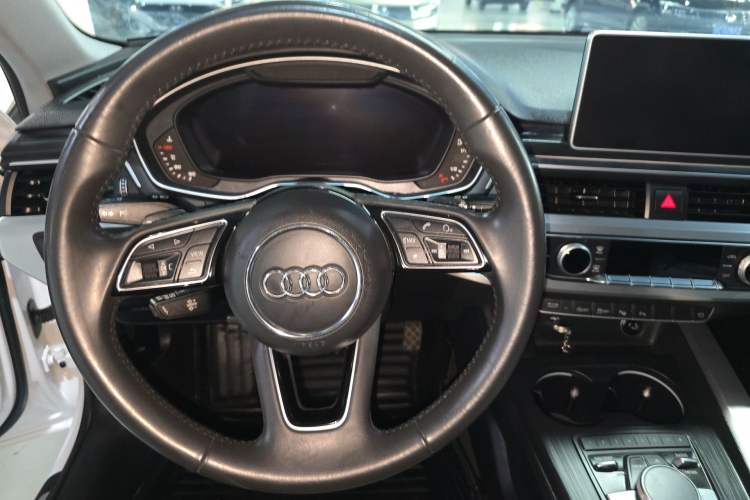 Used Audi A4L 2019 40 TFSI Fashion Edition China VI Emission Standard
