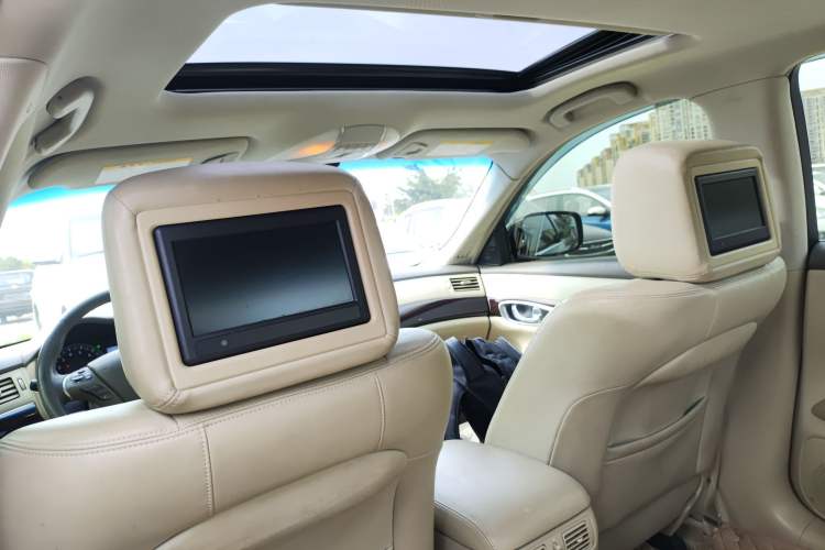 Used Infiniti M Series 2011 M25 Luxury Model