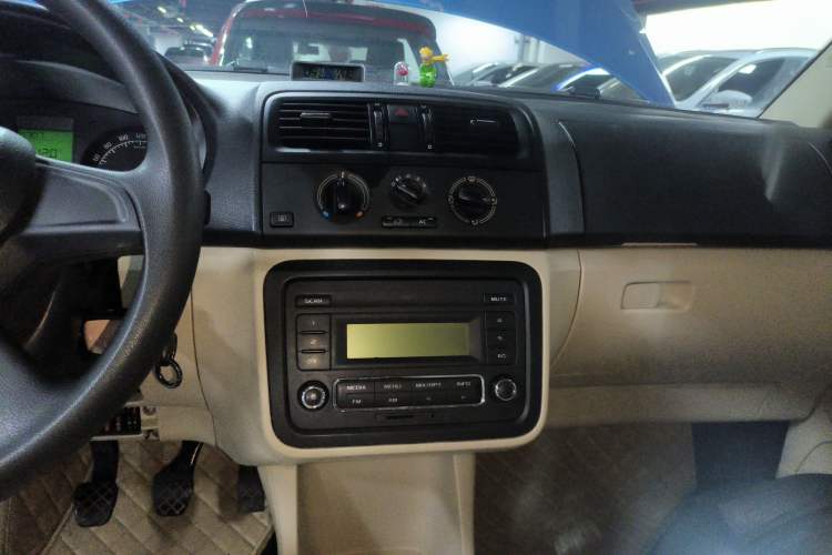 Used Skoda Fabia 2014 1.4L Manual Crystal Edition