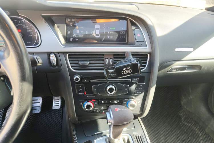 Used Audi A5 2013 Sportback 40 TFSI Audio And AC Panel