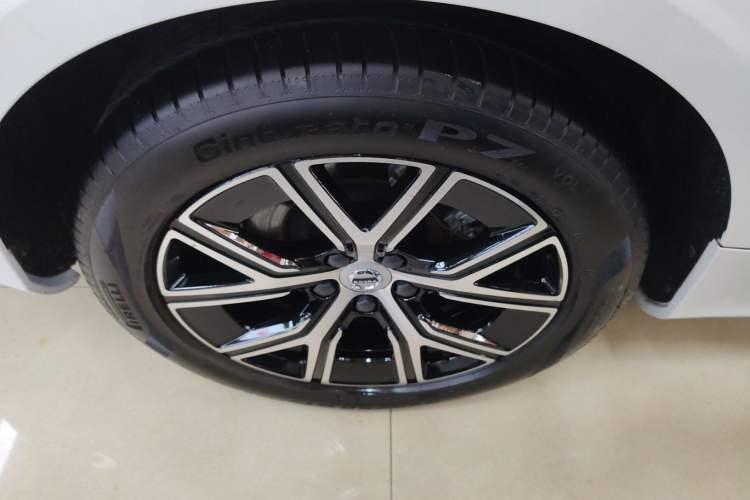 Used Volvo S60 2025 B4 Zhiyi Luxury Edition
