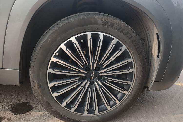 Used Chery Tiggo 9 2025 2.0T Dual-Clutch Two-Wheel Drive Luxury Edition 5 Seats