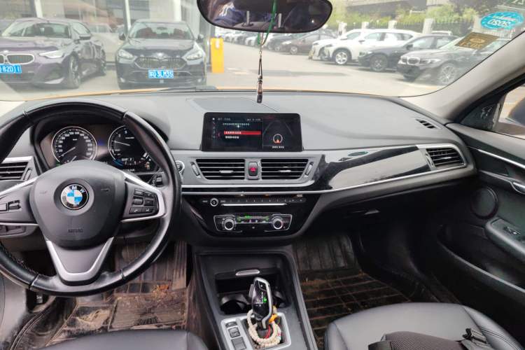 Used BMW 1 Series 2019 118i Fashion Model Audio And AC Panel
