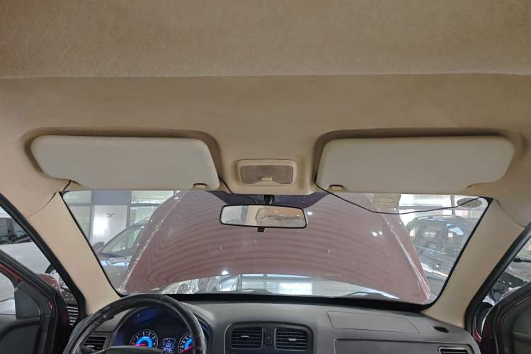 Used Dongfeng Fengon 370 2016 1.5L Manual Standard Edition SFG15-05 7 Seats
