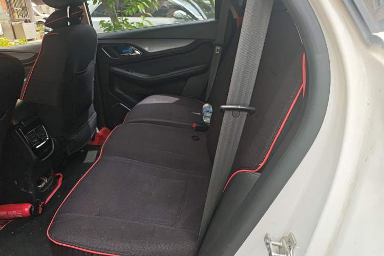 Used Baojun 560 2015 1.8L manual luxury version Left Rear Seat
