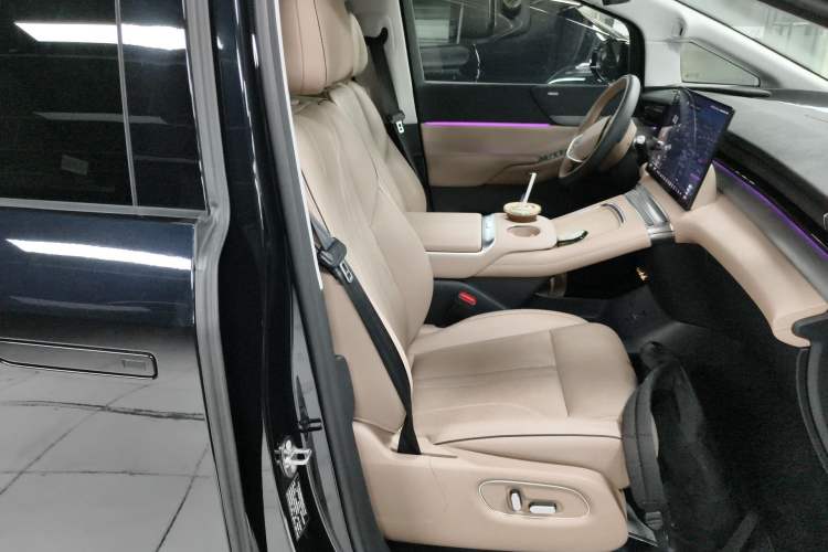 Used XPeng X9 2024 702 Ultra-Long Range Pro