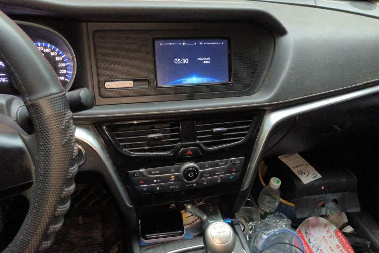 Used Venucia T90 2017 2.0L Manual Fashion Edition Audio And AC Panel