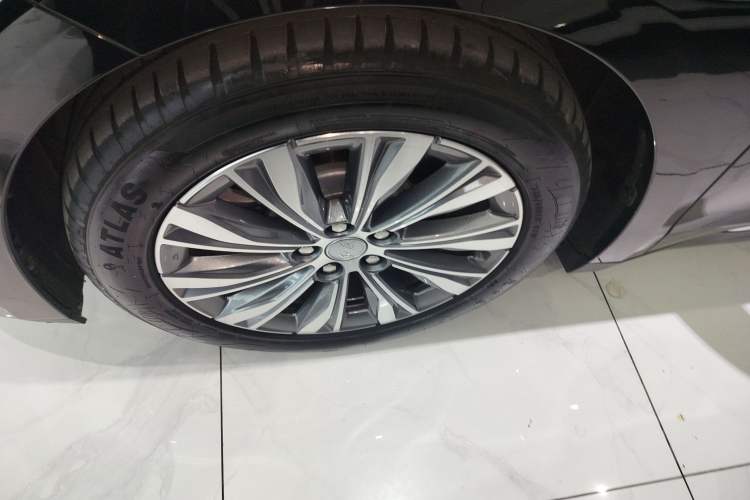 Used Hongqi E-QM5 2024 610 km PLUS
