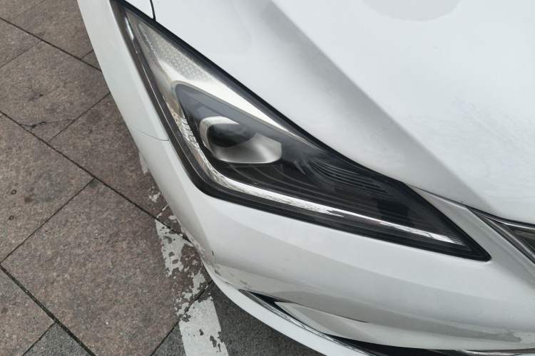 Used CHANGAN Eado 2018 High-Energy Edition 1.6L GDI Manual Pioneer Model China V Standard Right Front Headlight