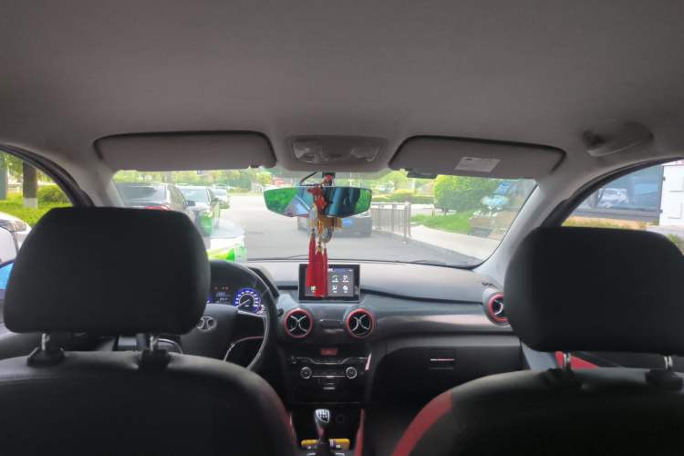 Used BAIC Senova X25 2015 1.5L manual Comfort trim level Headliner