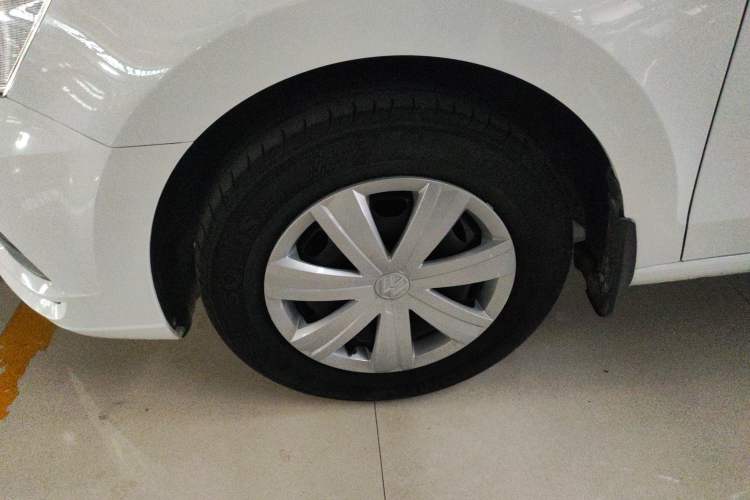 Used Volkswagen Jetta 2017 1.5L Automatic Fashion Model Left Front Wheel Hub