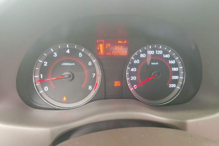 Used Hyundai Verna (older generation) 2010 Sedan 1.4L Automatic Luxury GLS Trim
