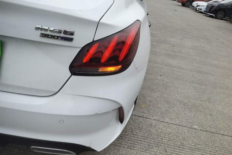 Used MG 5 2022 300TGI DCT Chao Yue Luxury Edition Exterior 3