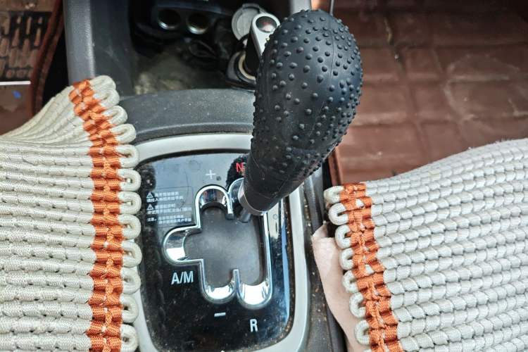 Used Chevrolet Sail 2015 Sail 3 1.3L AMT Ideal Edition Gear Lever