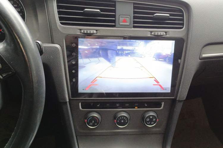 Used Volkswagen Golf 2015 1.4TSI Automatic Luxury Model
