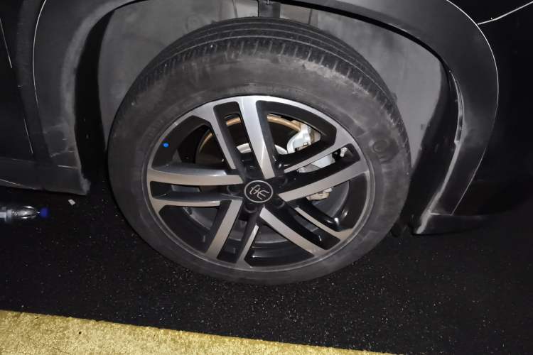 Used BYD Song L DM-i 2024 112 km Beyond Edition Right Front Wheel Hub