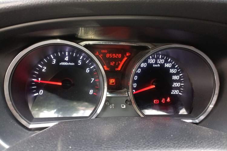 Used Nissan Livina 2013 JINRUI 1.6XV CVT Luxury Edition