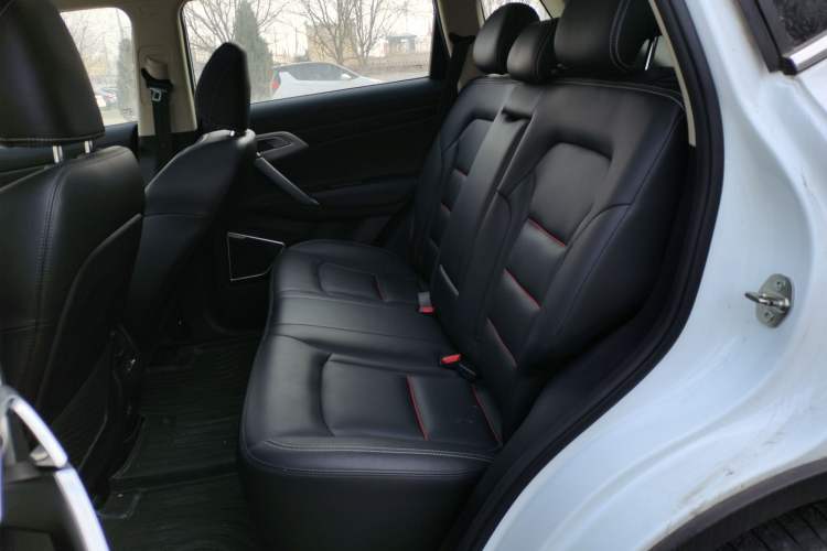 Used Geely Auto Emgrand X7 Sport 2018 1.8TD Automatic Two-Wheel Drive Smart Connect 4G Internet Edition
